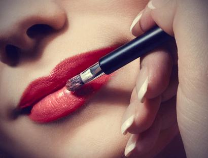 lipstick brush pic